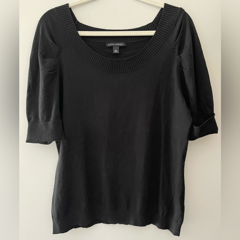 BANANA REPUBLIC BLACK S/S CUFFED SWEATER W/ PLEATED SHOULDERS LADIES SIZE LARGE